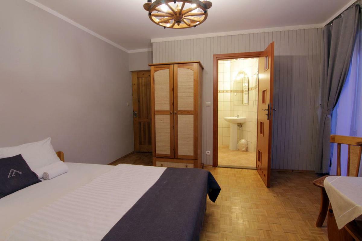 Goscinne Wilcznik 12 Bed & Breakfast